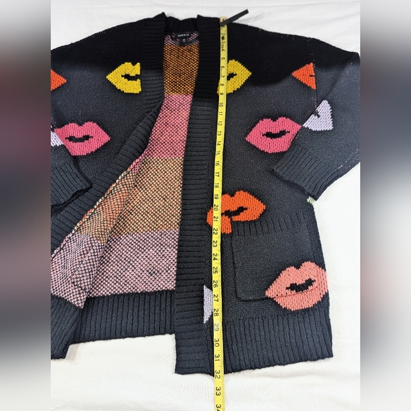 Torrid Open Front Kisses Cardigan (Torrid 00) - Picture 4 of 12